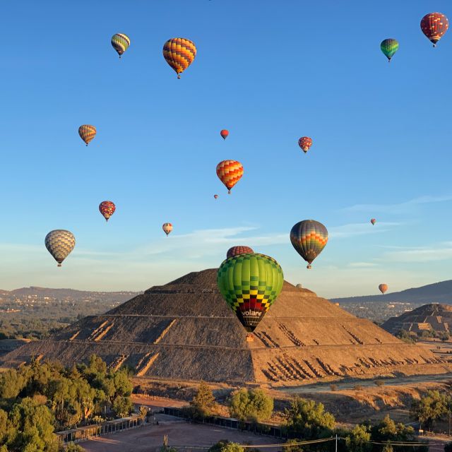 From Mexico City: Teotihuacan Air Balloon Flight & Breakfast
