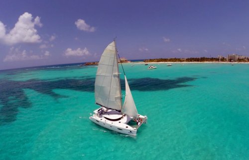 Cancun: Isla Mujeres Catamaran Tour